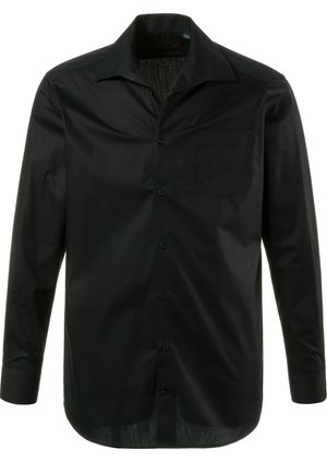 Camisa negra de manga larga con botones, cuello puntiagudo, bolsillo frontal y textura de tela suave. Cuenta con seis botones frontales y un corte entallado.