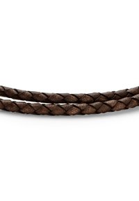 Flätad brun läderkabel med ett texturerat, flätat mönster, som har en slät finish och en rik, mörk färgton.