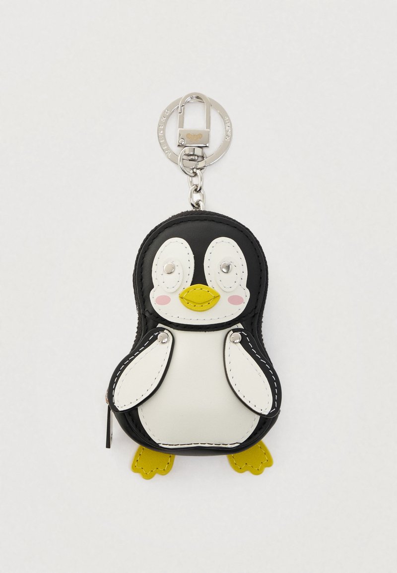 Porte-clés en forme de pingouin noir et blanc, en cuir, avec des accents jaunes, corps arrondi, fermeture éclair et anneau en métal.