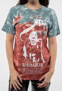 Paradiso Clothing BOB MARLEY EXODUS PLAYLIST DYE WASH - Print T-shirt - red