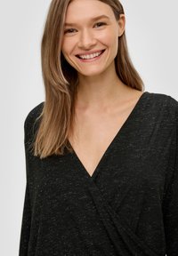 s.Oliver Langarmshirt - schwarz