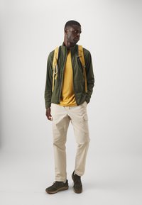 Patagonia WIND SHIELD JACKET - Soft shell jacket - pine needle green