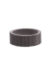 Bracciale in metallo con design a rete intrecciata, caratterizzato da una finitura liscia e lucida in argento e una texture flessibile. Forma rotonda, adatta a diverse dimensioni di orologi.