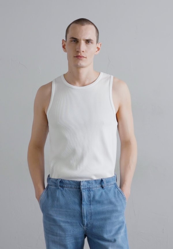 TOM TANK  - Basic T-shirt4