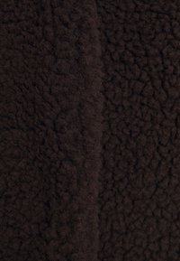 Vero Moda Abrigo de invierno - dark brown