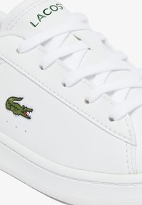 Lacoste CARNABY SET CHILDREN COURT LACE UNISEX - Zapatillas - blanc vert foncé r