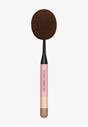 FOUNDATION BUFFER 101 - Makeup brush - pink