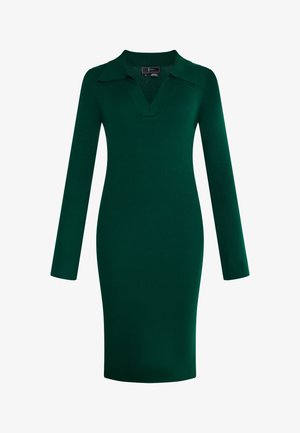 Abito verde in maglia a coste con scollatura a V e colletto. Presenta maniche lunghe e una silhouette aderente. Texture liscia su tutta la superficie.