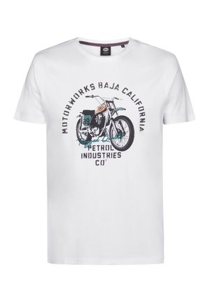 Biały bawełniany t-shirt z grafiką motocykla oraz napisem "MOTORWORKS BAJA CALIFORNIA" z akcentami w kolorze morskim i czarnym. Klasyczny, okrągły dekolt.