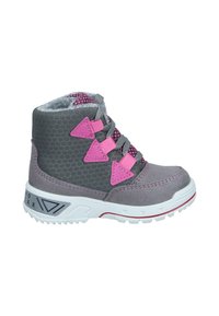 Graue und pinke High-Top-Stiefel mit einem Obermaterial aus strukturiertem Stoff, pinken dreieckigen Akzenten und einer weißen Gummisohle mit Profil. 