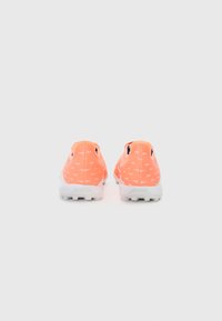 adidas Performance PREDATOR LEAGUE - Zapatillas fútbol para césped artificial - signal coral/ftwr white/beam orange