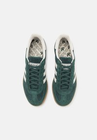 adidas Originals HANDBALL SPEZIAL - Αθλητικά παπούτσια - mineral green/off white