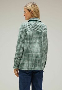 Street One BOUCLÉ OVERSHIRT - Leichte Jacke - grün