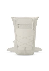 Sac à dos gris clair avec une finition texturée, une poche frontale zippée et des accents élastiques. Équipé de bretelles ajustables et d'un design épuré et minimaliste.