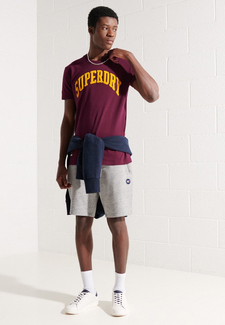 Superdry VARSITY ARCH - Camiseta - wine/burdeos - Zalando.es