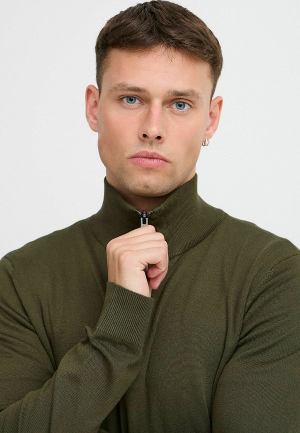 Jumper - forest night4