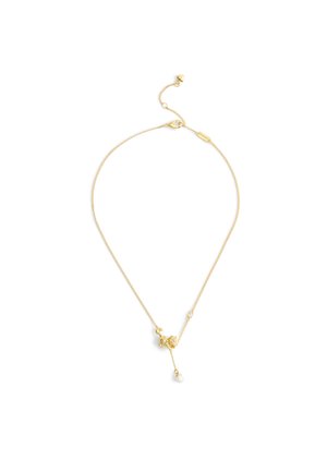 Collana delicata in oro con un piccolo ciondolo a forma di cane e una perla bianca pendente su una chiusura semplice.
