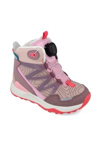 Bota de media altura en rosa y morado con un diseño texturizado, forro de piel sintética blanca, sistema de cordones ajustable y suela de goma con acentos rojos.