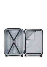 Schwarzer Koffer mit einem grau gestreiften Innenraum, ausgestattet mit einem Reißverschlussfach, verstellbaren Kreuzgurten und Rollen für die Mobilität.