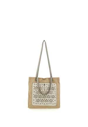 Borsa a mano beige con manici lunghi grigi e motivo floreale traforato decorativo sulla tasca anteriore.