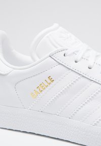 adidas Originals GAZELLE - Sneakersy niskie/biay - Zalando.pl