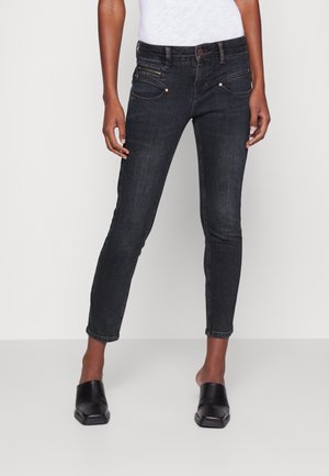 Jeansy Skinny Fit