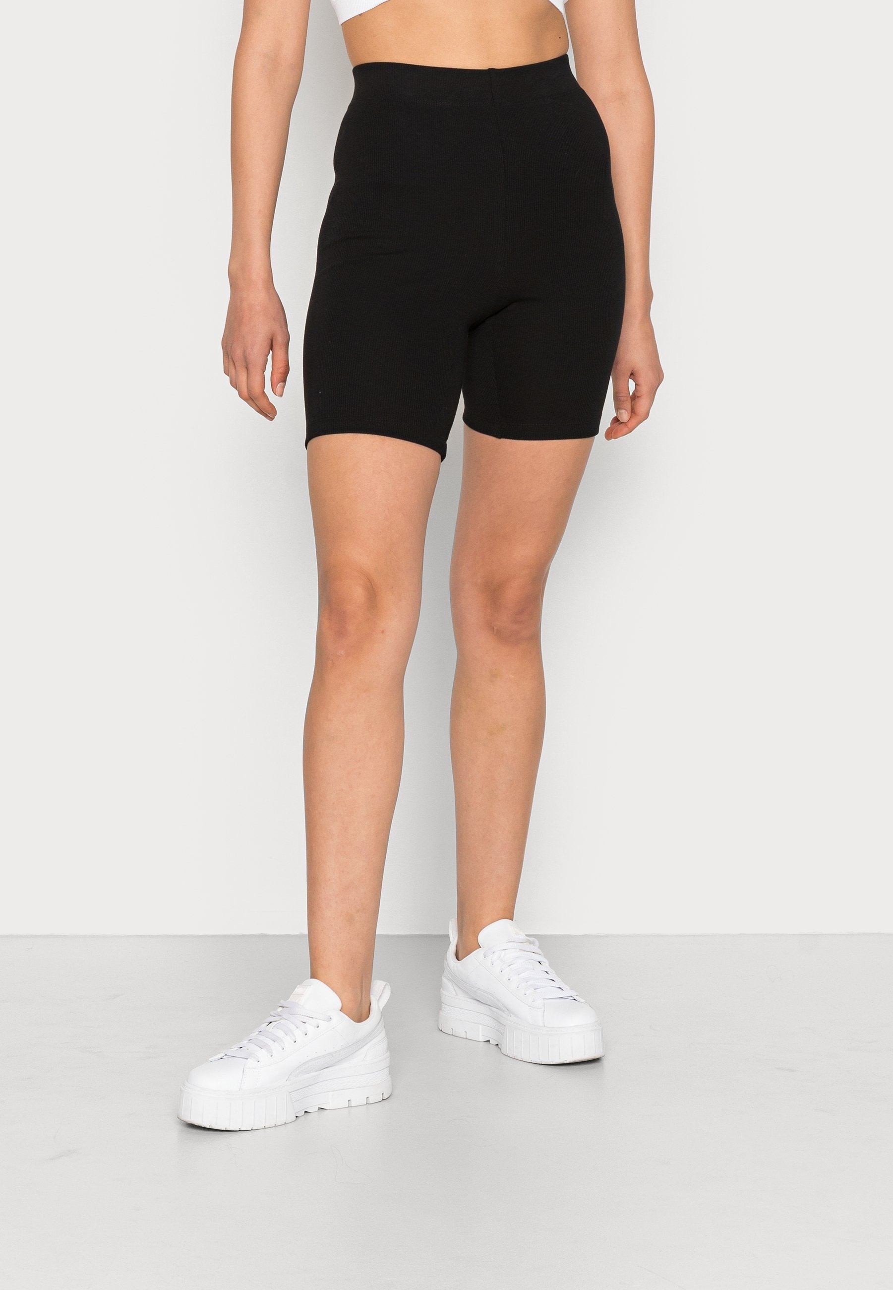 Gina Tricot Shorts black (Pre-owned) Zalando