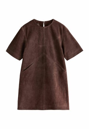 Brown suede dress with short sleeves, relaxed fit, round neckline, side pockets, and a back zipper. Smooth texture with subtle sheen.