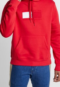Tommy Hilfiger Jersey con capucha - red