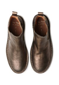 Braune metallische Lederstiefel mit elastischen Seiteneinsätzen, runder Zehenpartie und kontrastierenden Nähten. Größe 37 ist im Inneren des Schuhs sichtbar.