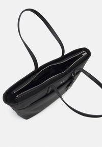 Calvin Klein MUST SHOPPER - Shopping Bag - black