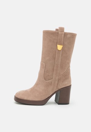Coccinelle Platform boots - warm taupe