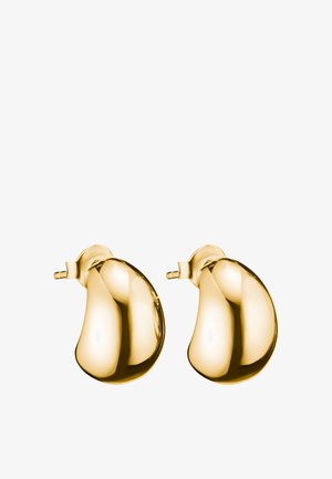 Paar glänzende goldene bohnenförmige Ohrstecker mit glatten, gebogenen Oberflächen und Steckverschluss vor weißem Hintergrund.