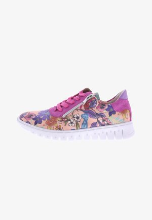 Sneaker met een bloemenpatroon in roze, blauwe en groene tinten; voorzien van een roze vetersluiting en een ritsdetail aan de zijkant; witte rubberen zool.