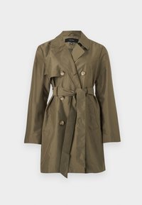 Πράσινο ελαιοχρώματος διπλόπετο παλτό με ζώνη δεμένη στη μέση και δύο πλευρικές τσέπες.