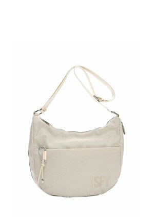 Beige textuur stoffen crossbody tas met verstelbare band, voorvak, ritssluiting en metalen clip detail op effen achtergrond.