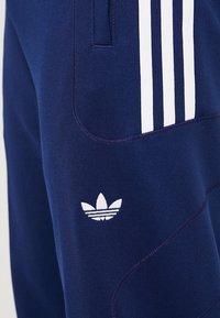 adidas Originals Teplákové kalhoty - dark blue