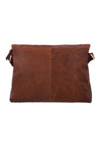 Braune Leder-Clutch mit glatter Textur, ausgestattet mit einem Reißverschluss und seitlichen Riemen. Schlichte rechteckige Form mit sichtbaren Nähten.