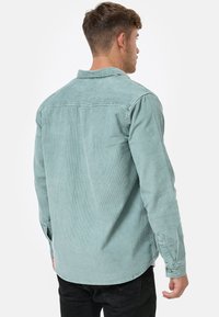 INDICODE JEANS THYGE - Camisa - meadow