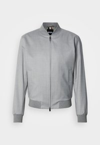 Kijelölve, silver-coloured