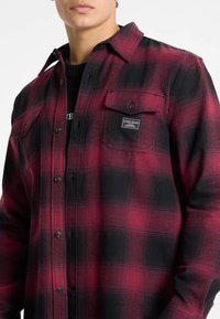 Guess Jeans KAROMUSTER - Camicia - rosso multi