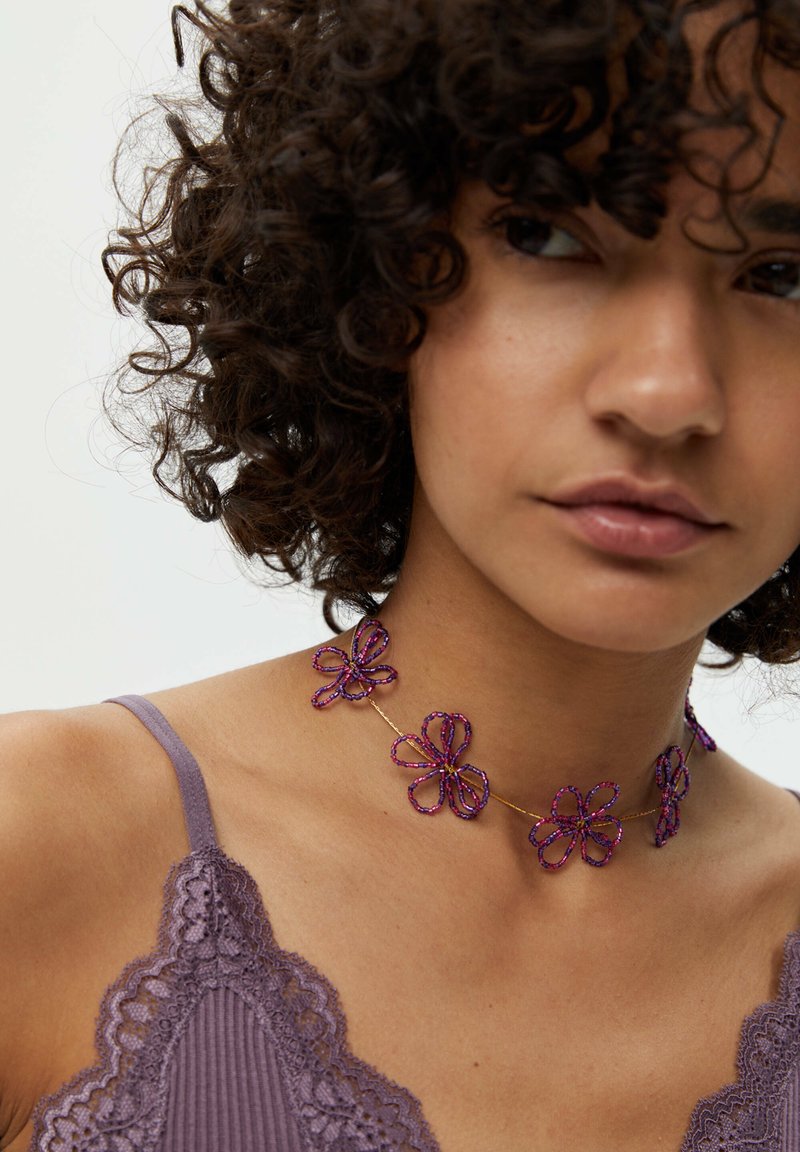 PULL&BEAR Necklace mottled pink Zalando.ie