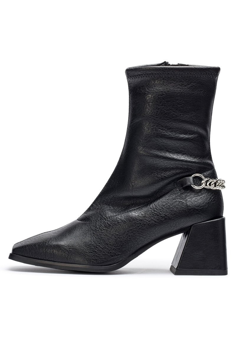 wonders black ankle boots
