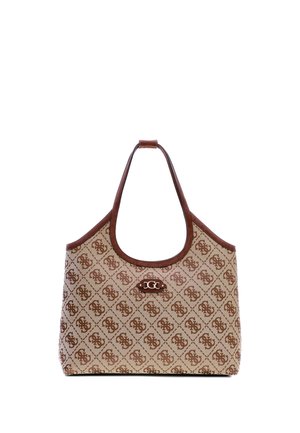 Sac fourre-tout beige et marron avec un motif de logo répétitif et des poignées marron, avec une plaque centrale en métal avec logo.
