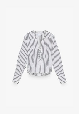 Camicia bianca a maniche lunghe con strisce verticali grigie e bordeaux, colletto button-down, orlo arricciato e dettaglio con lacci davanti.