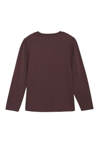 Haut à manches longues en coton bordeaux foncé, avec un col rond et des épaules légèrement bouffantes, offrant une texture lisse.