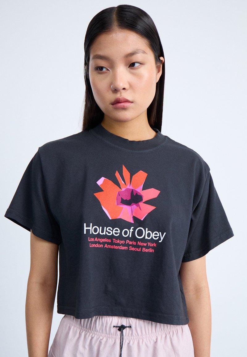 Obey Clothing HOUSE OF FLORAL - Camiseta estampada - digital black