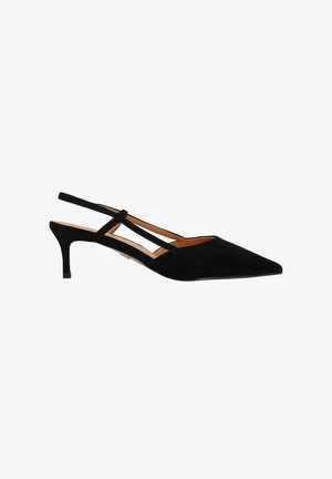 Črni antilop sandali z zaprto peto, koničastim prstom, tanko peto in izrezanim vzorcem na straneh, z gladkim notranjim podlogom.