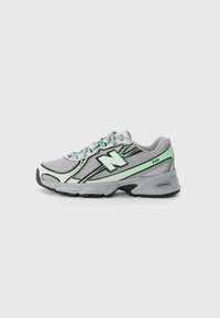New Balance 740 UNISEX Sapatilhas slate grey/prateado