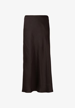 Czarna satynowa spódnica midi o prostym fasonie i subtelnym rozszerzeniu u dołu, bez widocznych wzorów ani ozdób.